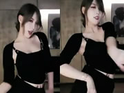 Chińska idealna dziewczyna w seksownym tańcu